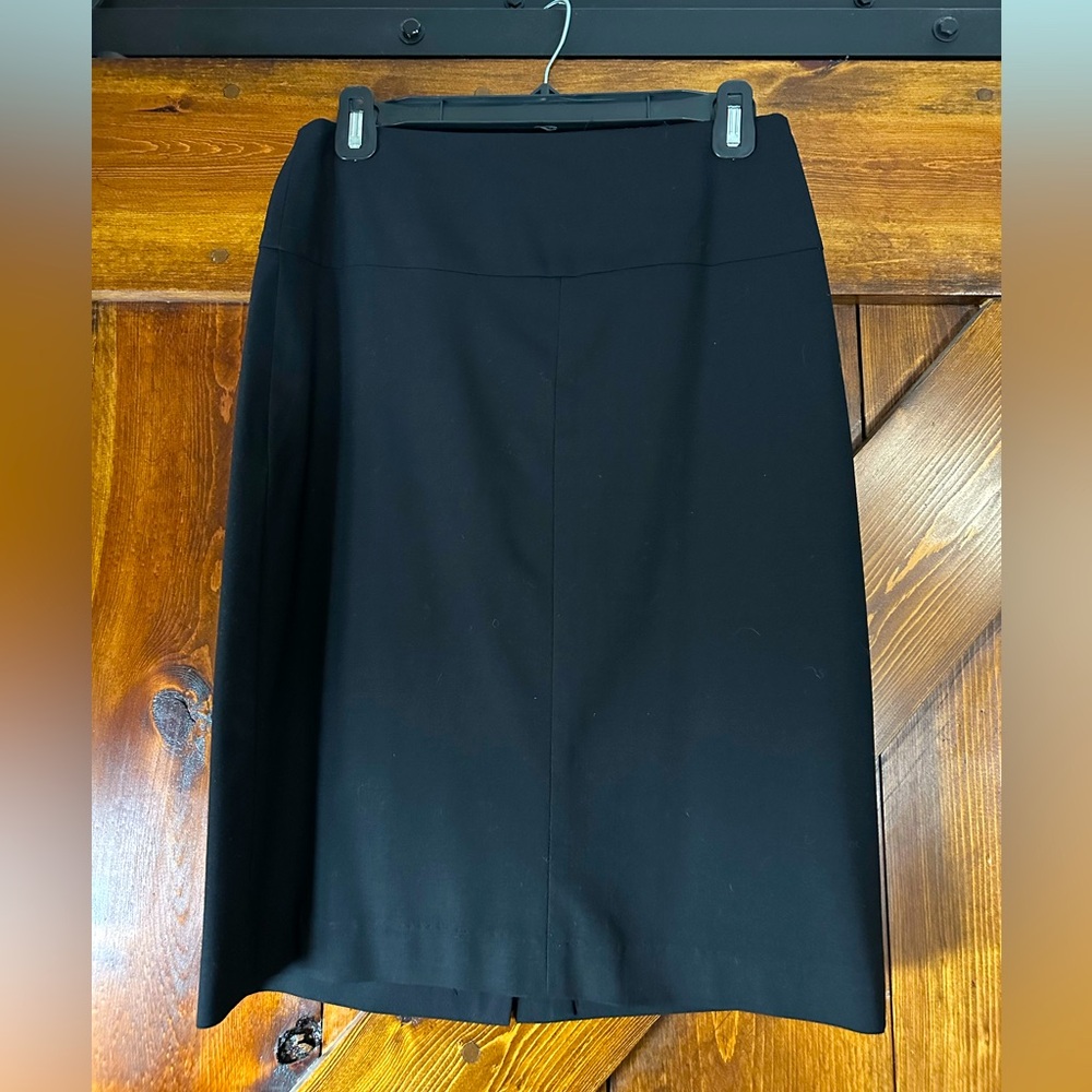 Banana Republic Women’s pencil skirt, size 4